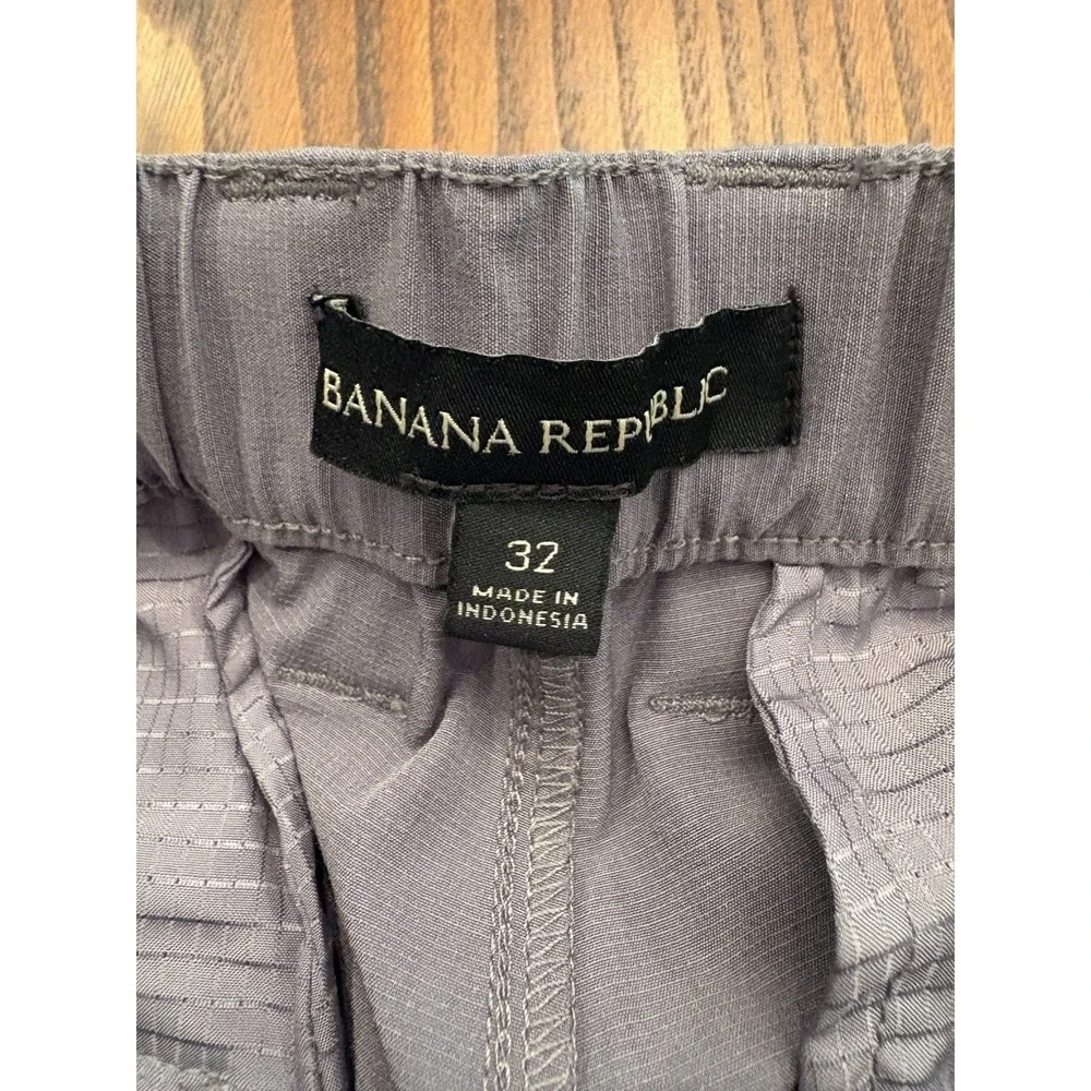 Banana Republic Shorts Mens 32 Gray Performance Stretch Golf Chino Quick Dry